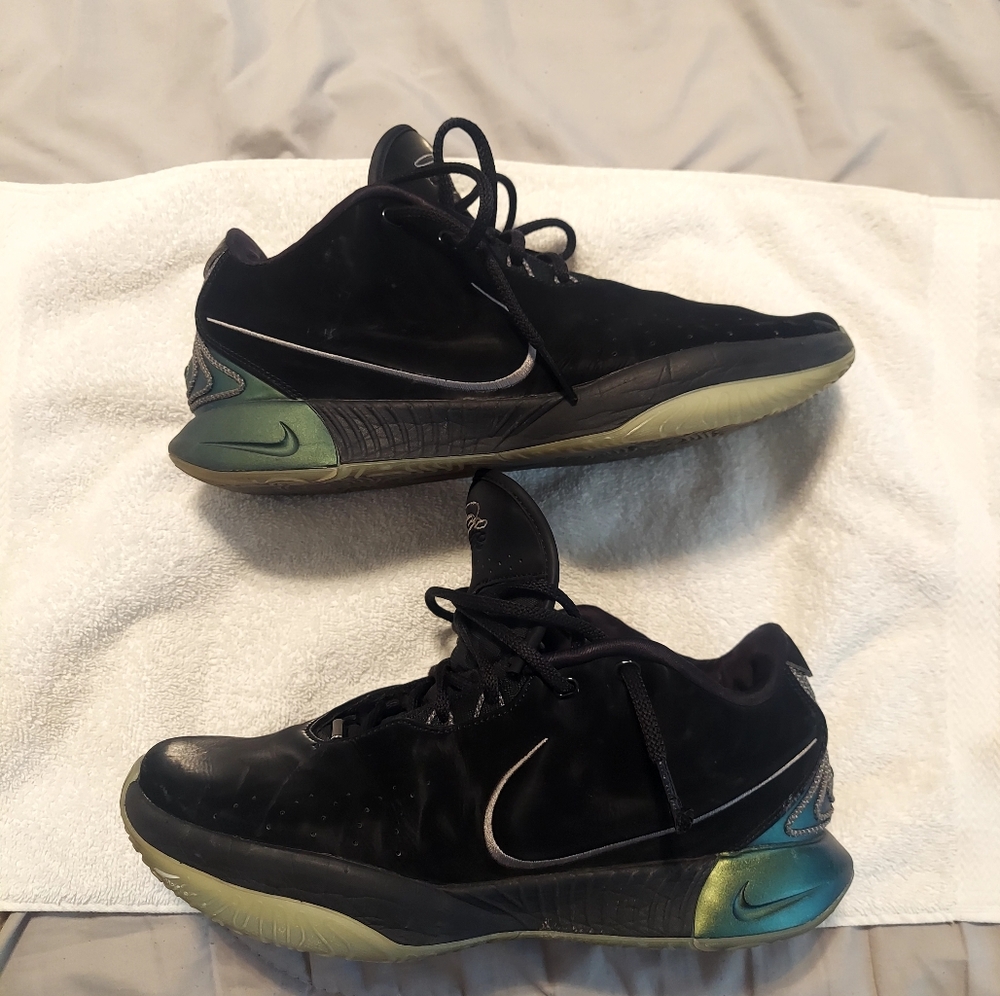 Nike lebron 21